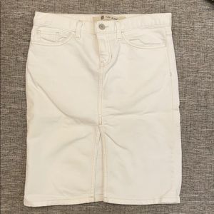 Low-rise knee length white denim Gap skirt